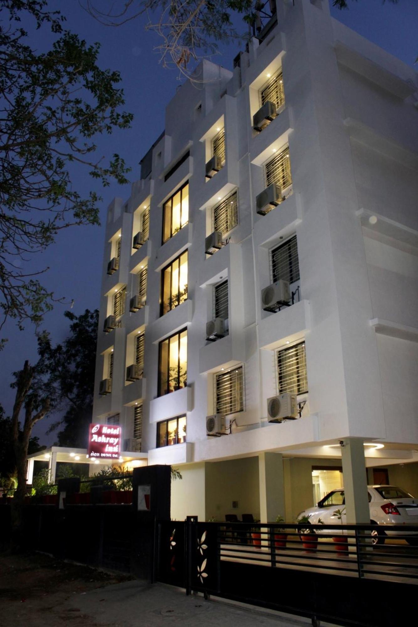 Hotel Ashray Inn Ahmedabad Exterior foto
